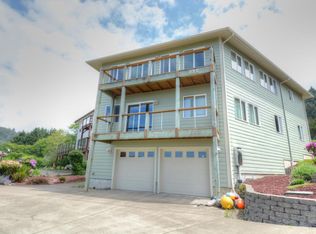 222 Shell St, Yachats, OR 97498