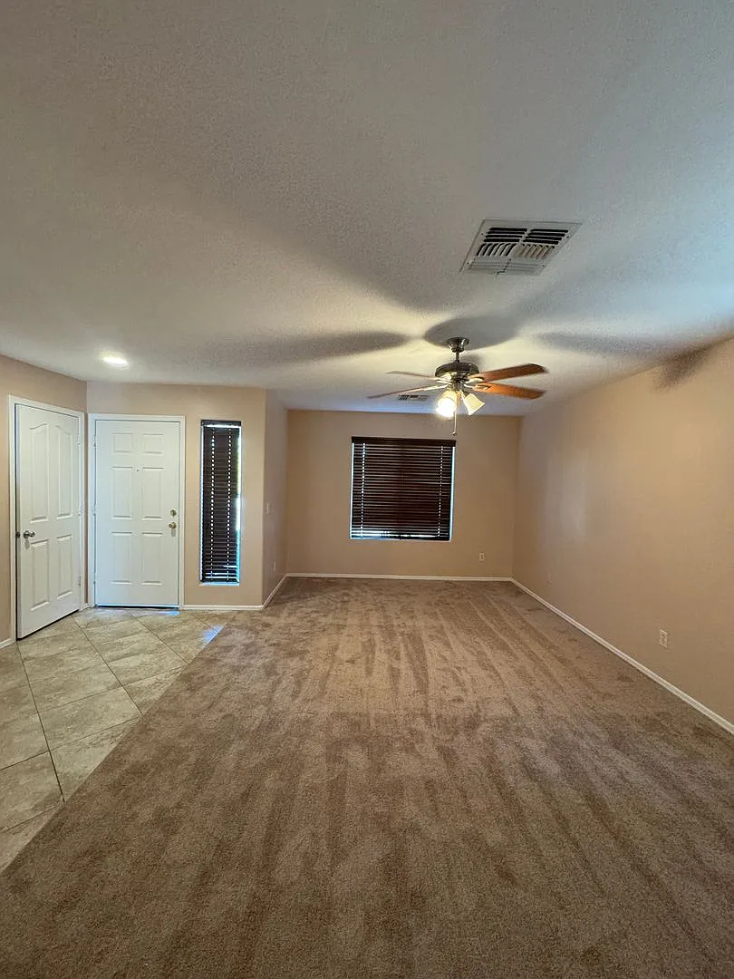 Remodeled 4 Bedroom House In Phoenix — Photo 4