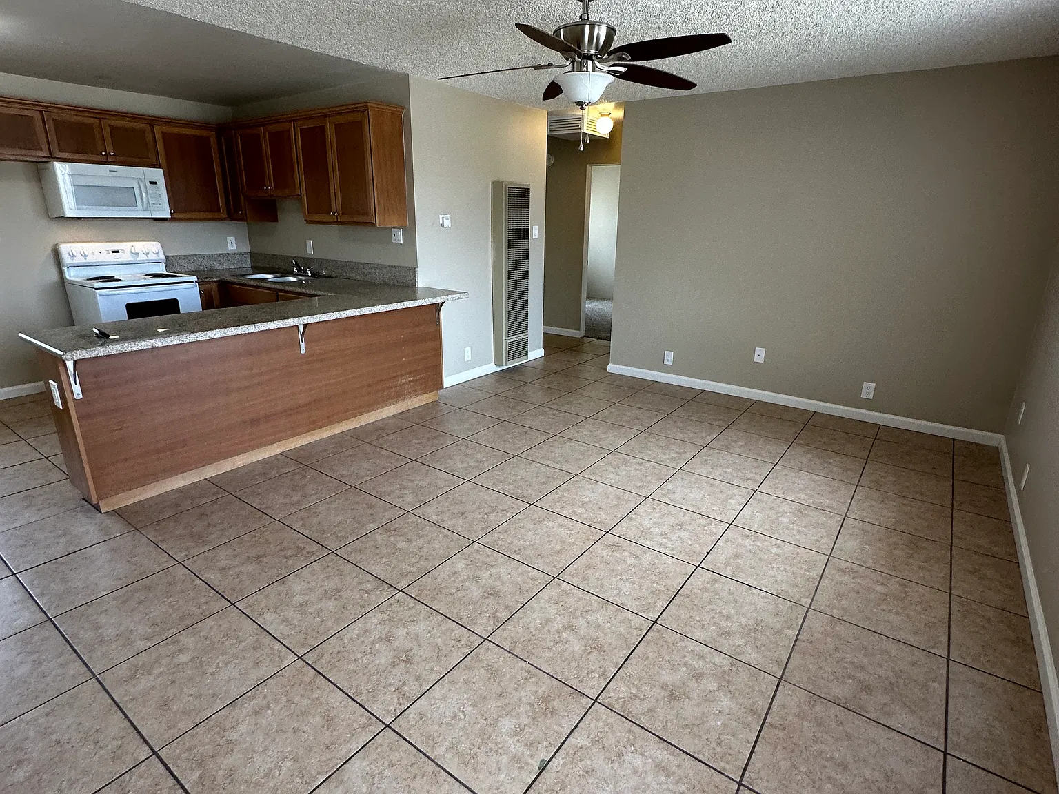2 bed, $1,150 — Photo 2