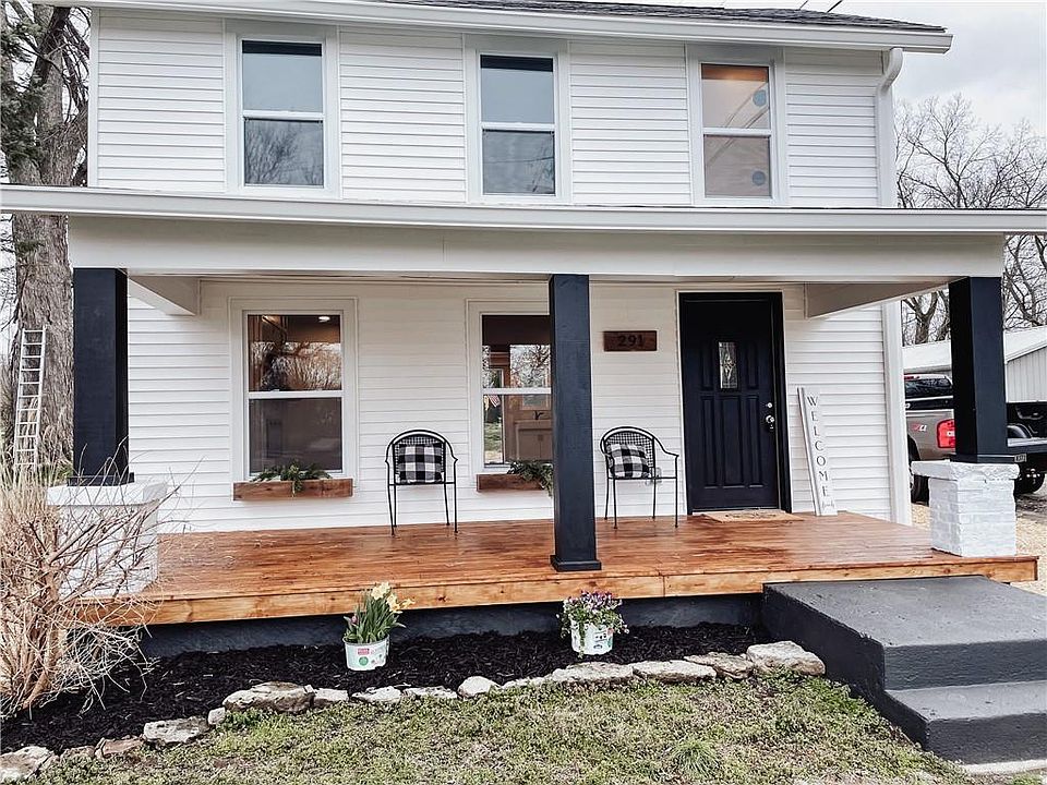 1st image of 291 Main St