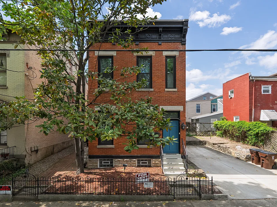1311 Greenup St