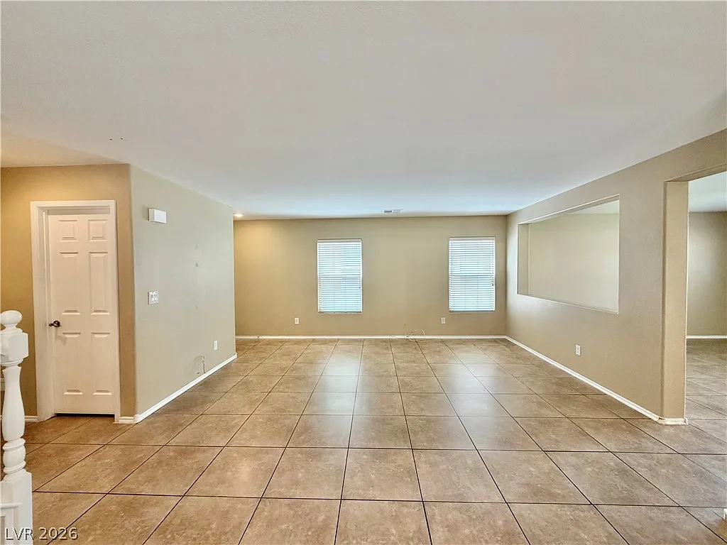 3 bed, 2.5 bath, 1723 sqft, $2,095 — Photo 4