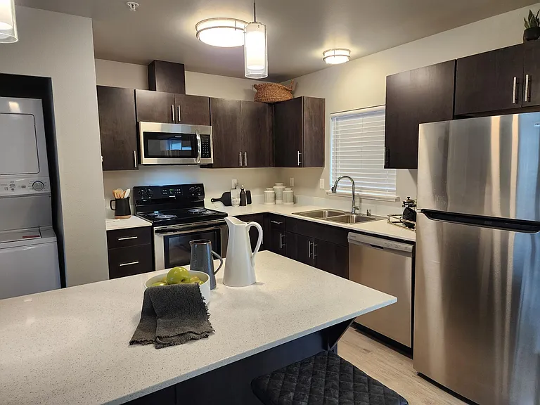 1039 Cedar Ave #103 — Photo 8