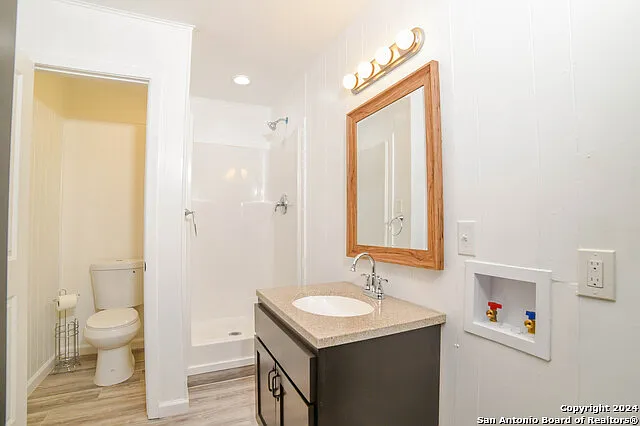 215 Greenlawn Ave #B — Photo 11