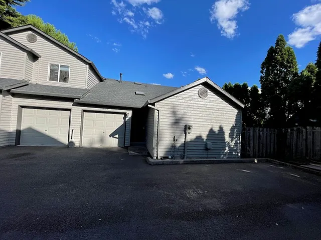 2 bed, 1100 sqft, $2,100 — Photo 1