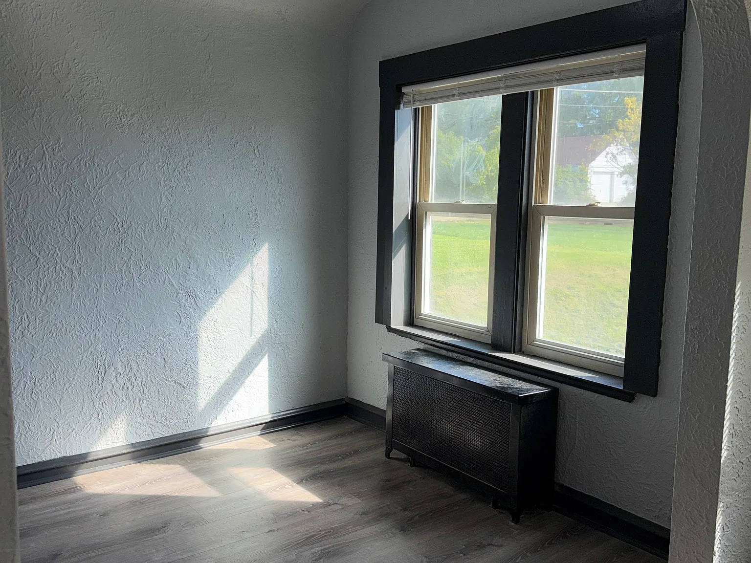 Studio, $750 — Photo 3