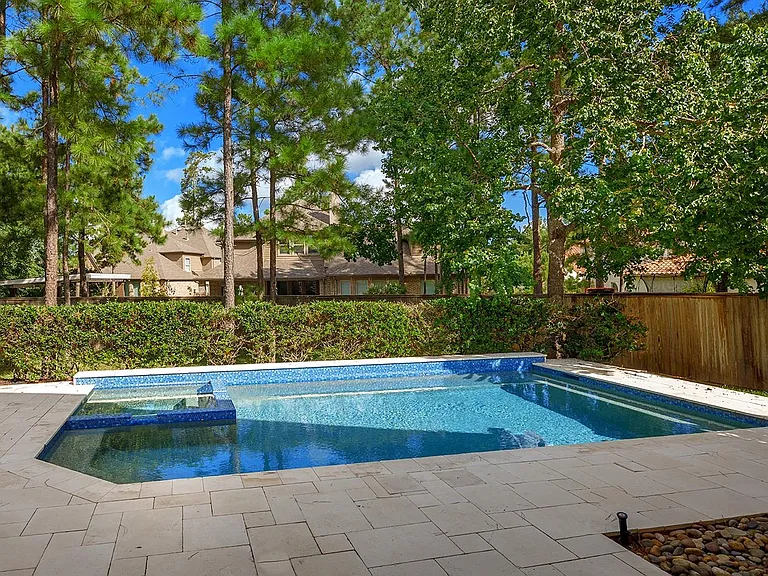 46 Caprice Bend Pl — Photo 32