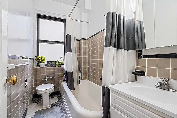 Rented by Oxford Property Group | media 13