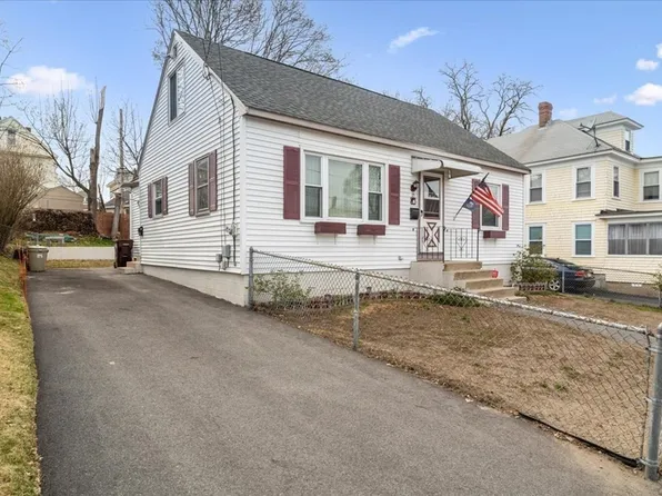 35 Putnam Ave, Lowell, MA 01851