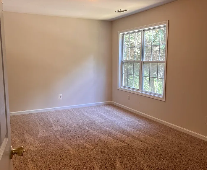 9135 Belaire St — Photo 5
