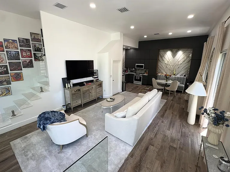 361 Jefferson Ave — Photo 3