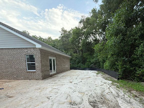 5th image of 318 Boxer Ave