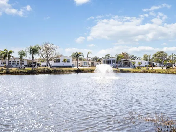 2 S Botany Bay Cir, Englewood, FL 34223