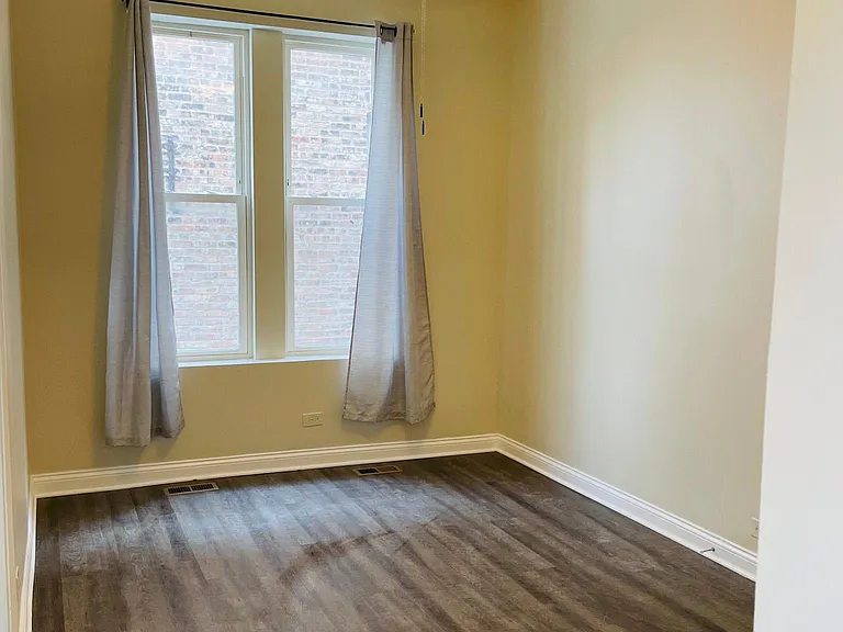 2111 S Drake Ave #1REAR — Photo 7