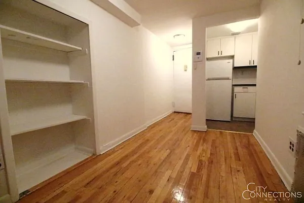 Rented by City Connections Realty | media 19