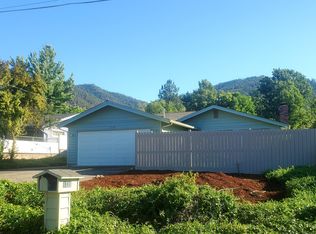 1728 Lithia Way, Talent, OR 97540