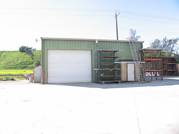 5th image of 385 Flora Drive