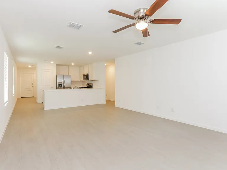 1727 Crossbill St — Photo 4