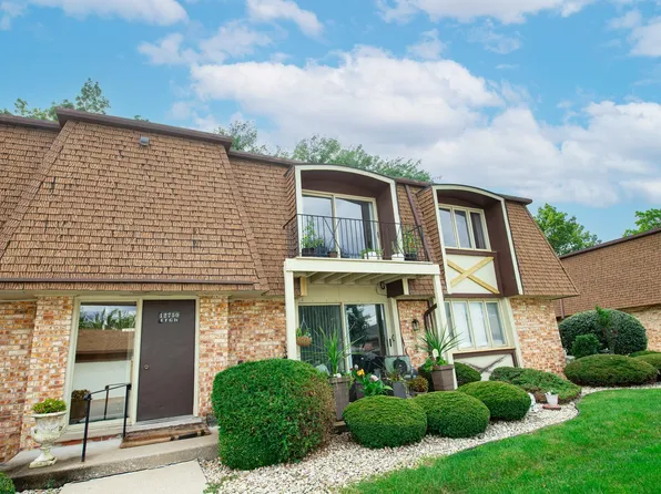 12750 Carriage Ln APT F2, Crestwood, IL 60418