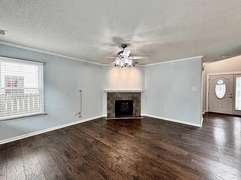 1733 Bernstein Dr — Photo 27