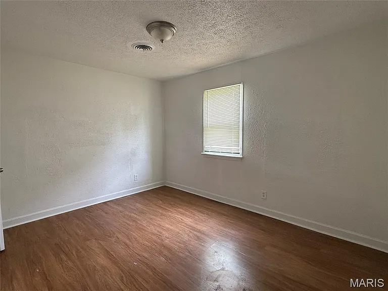 470 Mueller Ave — Photo 5