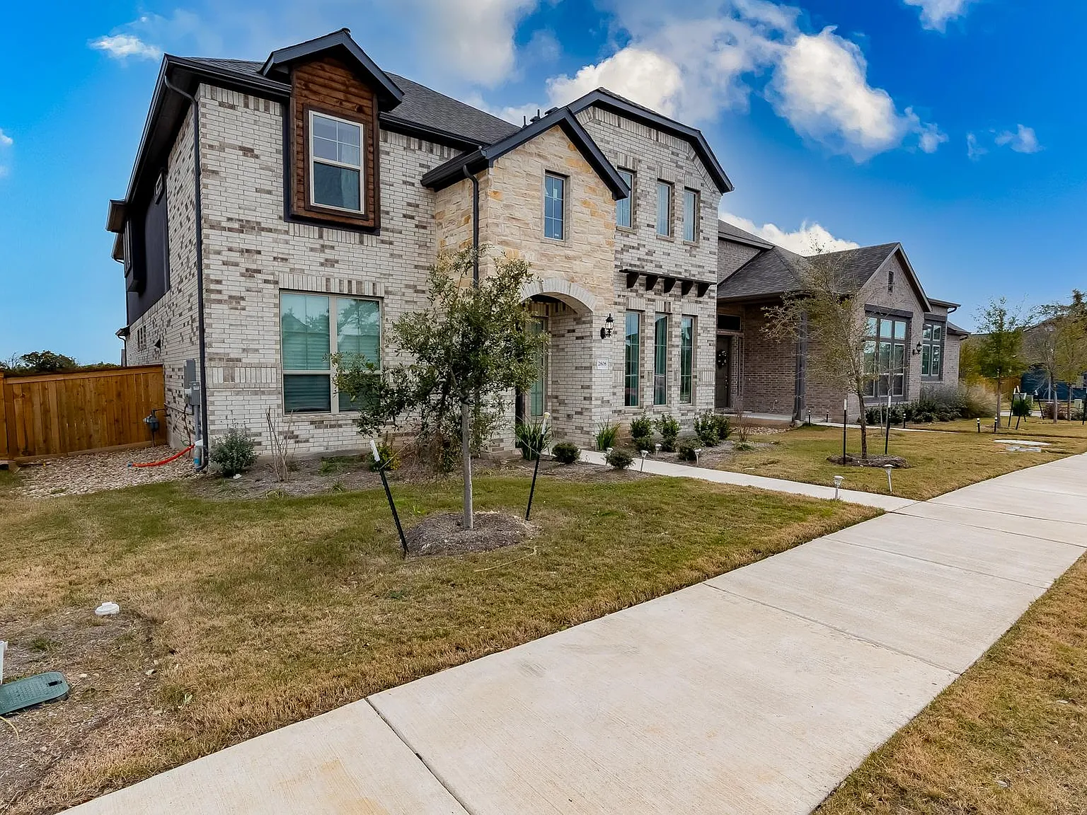 4 bed, 2955 sqft, $3,000 — Photo 3