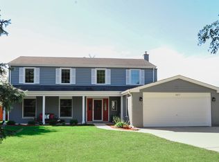527 Sandy Ln, Libertyville, IL