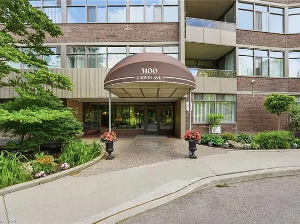 3100 Kirwin Ave #206, Mississauga, ON L5A 3S6