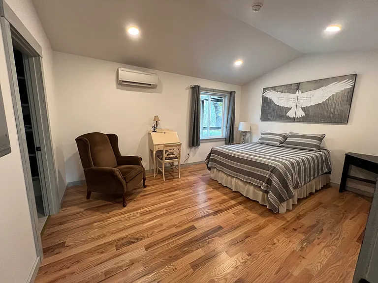 310 Jaynes Dr — Photo 13