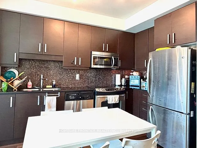 17 Anndale Dr #Penthouse 201 — Photo 5
