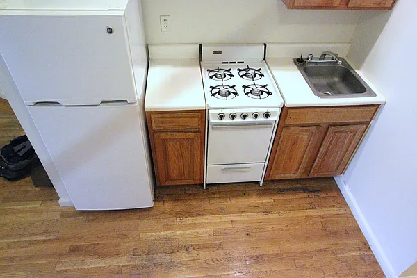 Rented by Jonis Realty | media 36