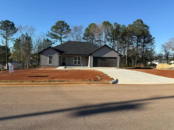 111 Angel Cir, Weaver, AL 36277