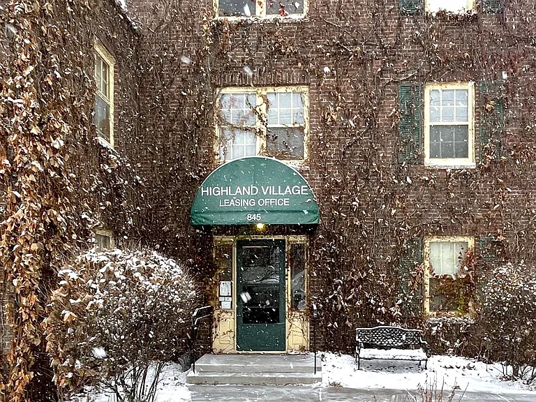 Highland Village Apartments — Photo 36