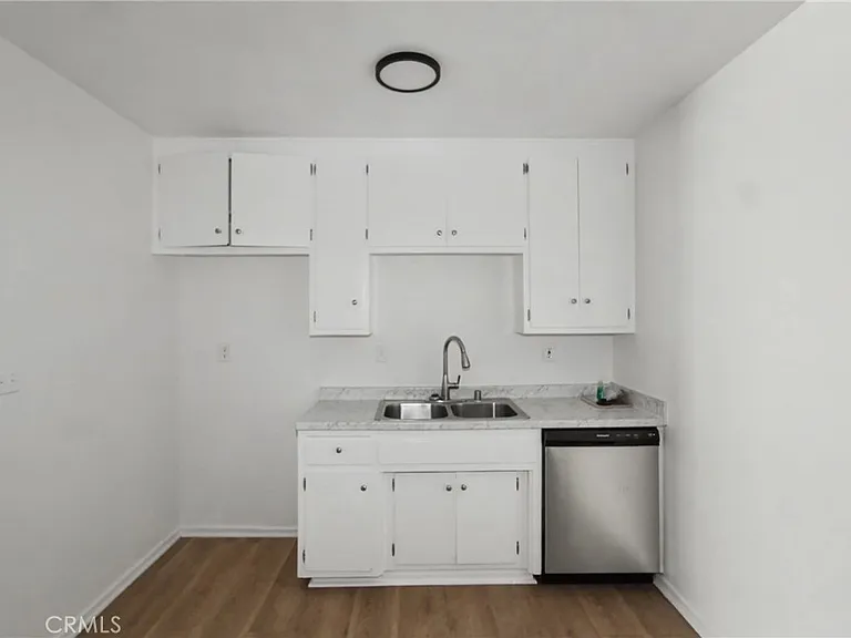 1010 E 32nd St #A — Photo 9