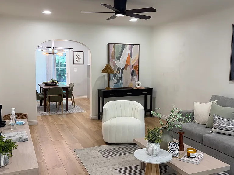 6718 N Golden West Ave — Photo 3