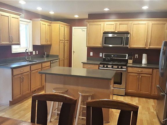 4th image of 5487 Katherine Ct