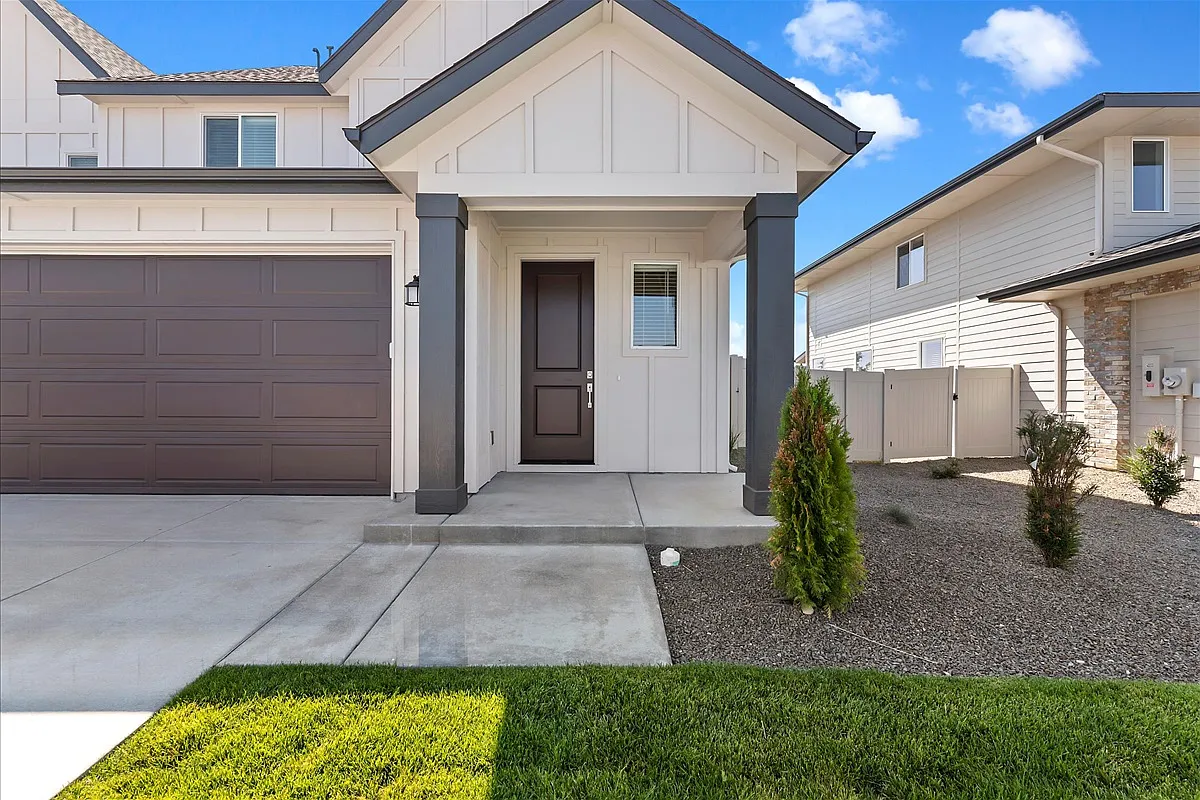 4 bed, 2126 sqft, $2,895 — Photo 4
