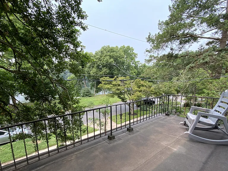 1626 Riverside Dr — Photo 16