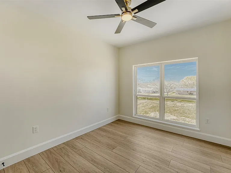 406 E Carrie Mnr — Photo 26