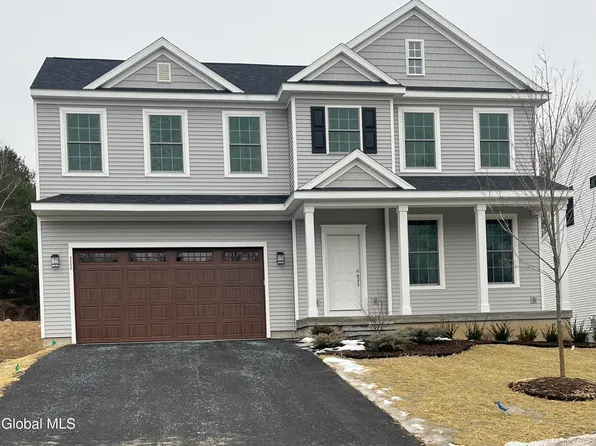 11 Wheatfield Way, Mechanicville, NY 12118