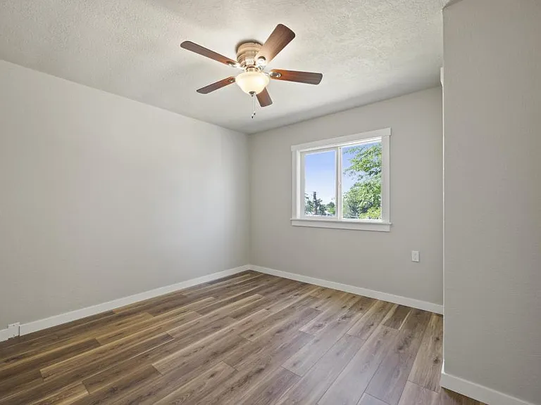 1204 N Sheppard St — Photo 10