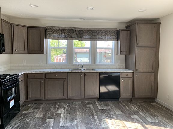 3rd image of 1250 Strandwyck Dr #184