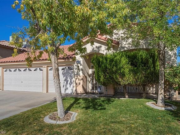 2nd image of 6562 Begonia Bay Ave