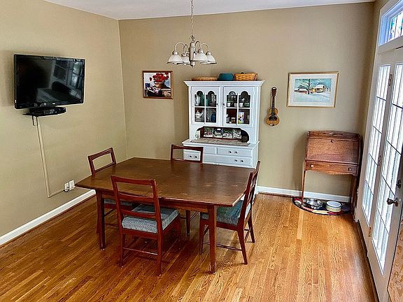 Kitchen / Dining area