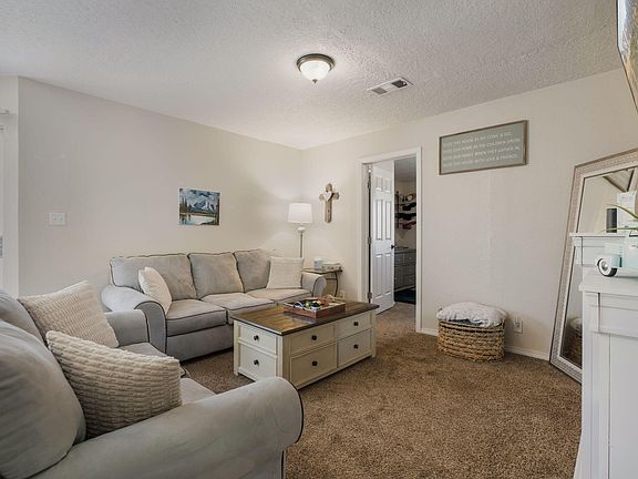 5th image of 2185 High Desert Cir NE