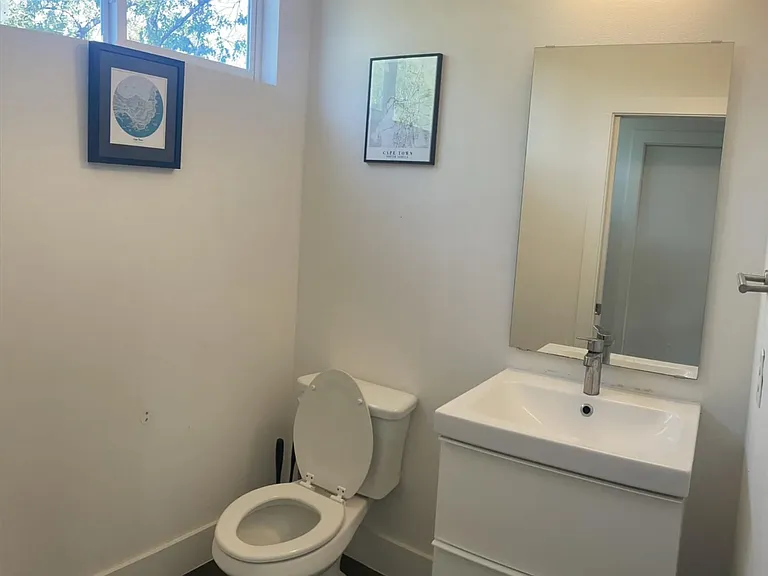 3409 Pennsylvania Ave — Photo 14