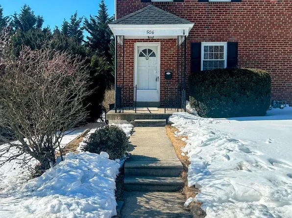 506 Greenview Ln, Havertown, PA 19083