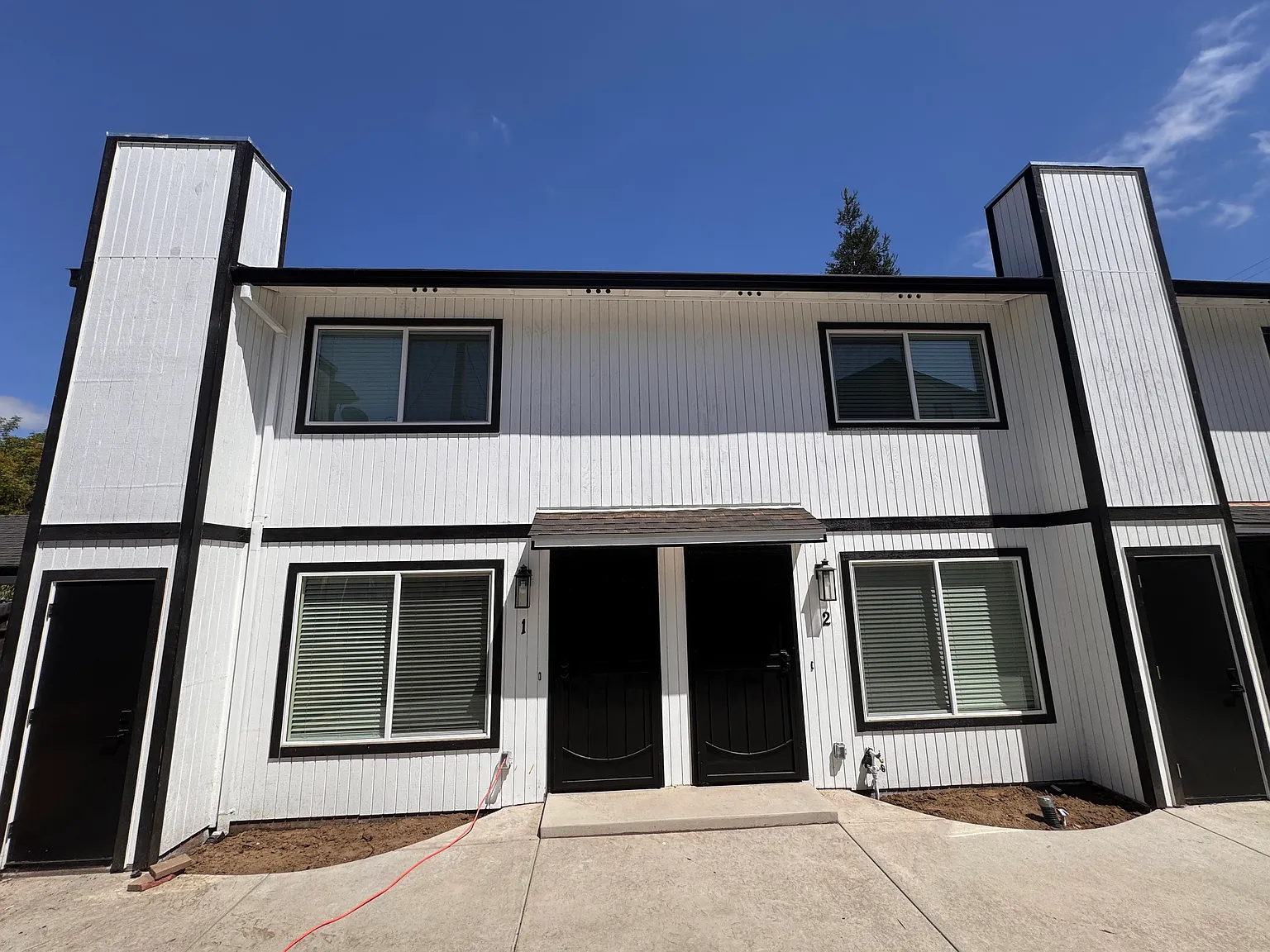 1240 S School St — Photo 2
