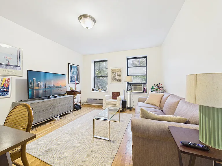 309 W 19th St #31 — Photo 1