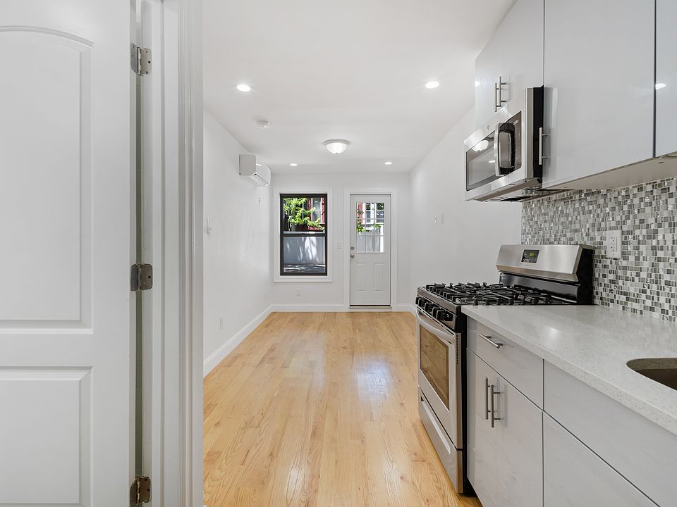 1st image of 263 Halsey St #1R